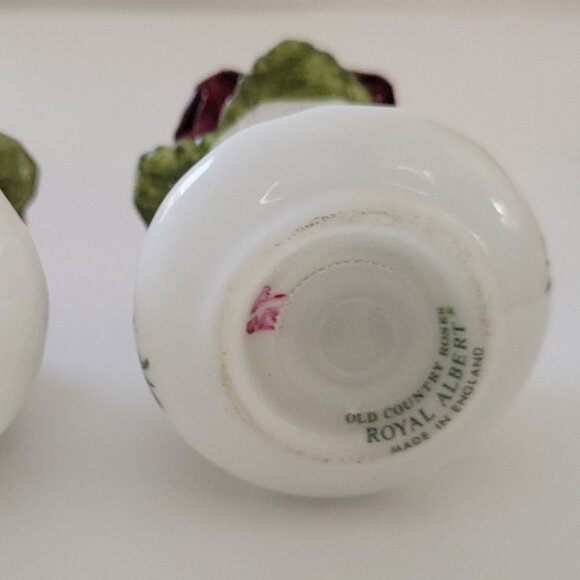 Royal Albert Old Country Roses RARE mini salt and pepper shaker cruet set Englan - Picture 9 of 9